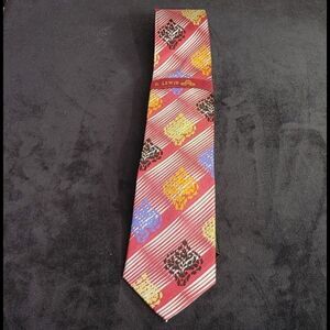 MEN'S ROBERT LEWIS SILK TIE AND POCKET SQUARE SET.